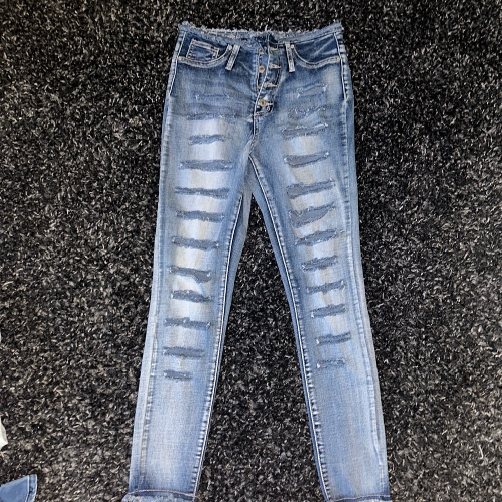 Elite Jeans “Curvy” Butterfly Botton Distressed Rip Wear